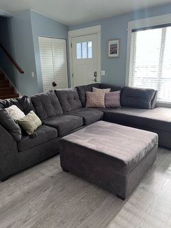 Gray 4 Seater Sectional w/ Ottoman