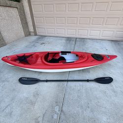 10’ Kayak And Paddle 