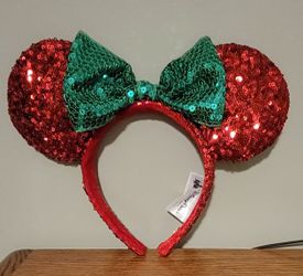 Red Sequin W/Green Bow Ears