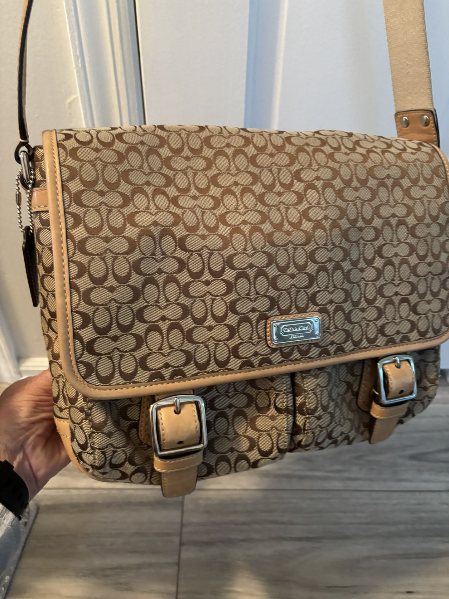 COACH MESSENGER BAG