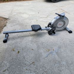 Sunny Health & Fitness  Folding Space Saver Magnetic Rowing Machine