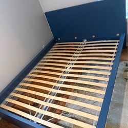 Queen size bed