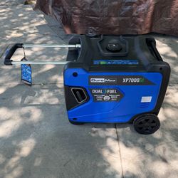 DUROMAX 7000 Watt Remote Start Dual Fuel Portable Digital Inverter Generator