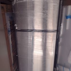 Brand new stainless fridge, delivery available!!!