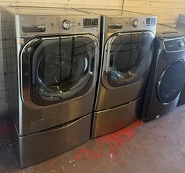 LG Washer and Dryer Set