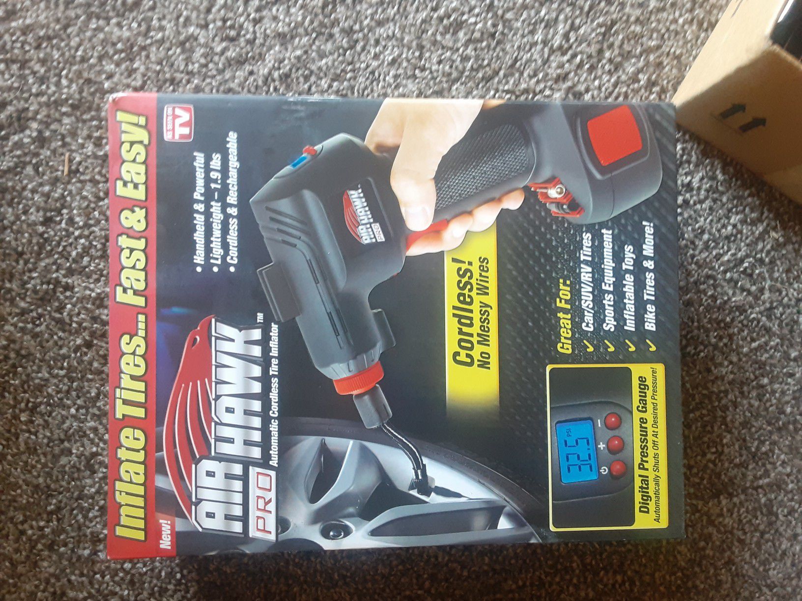 AIR HAWK AIR COMPRESSOR GUN ! Brand NEW ONLY took it out of the box too test it !