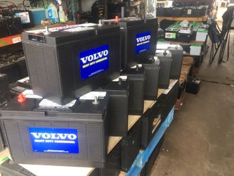 8 brand new Volvo size 31 batteries !
