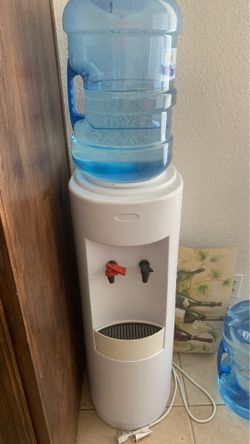 Water dispenser cool but does not heat. You supply water bottle