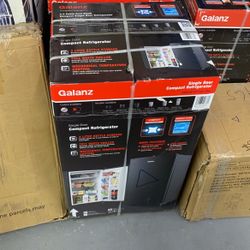 Galanz 3.3 Cu ft Single Door Mini Fridge, Black Estar