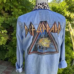 Women's Def Leppard Mossimo Shirt-XL