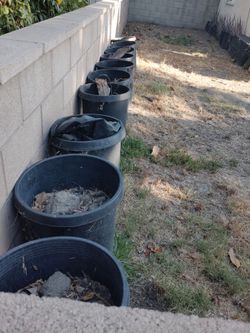 5 gallon black heavy duty plastic planters
