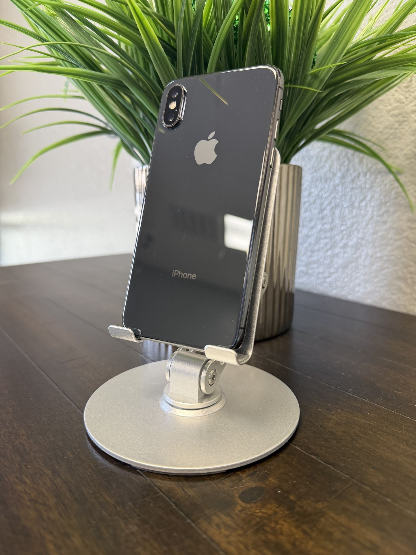 iPhone XS Unlocked 64GB - Gray