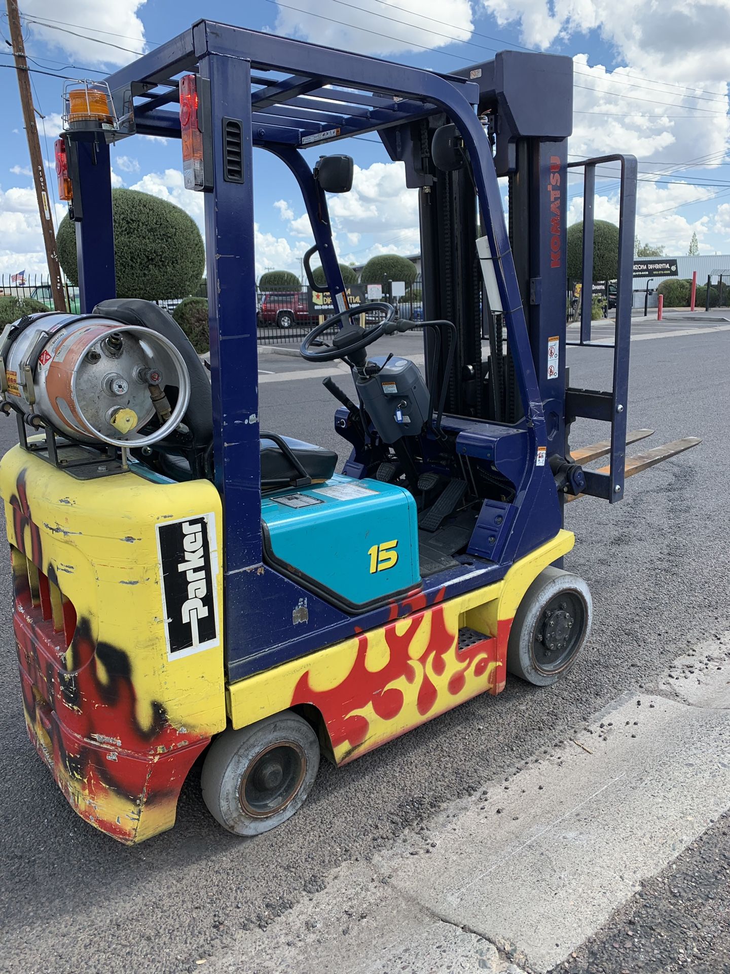 Komatsu Forklift 3000lb