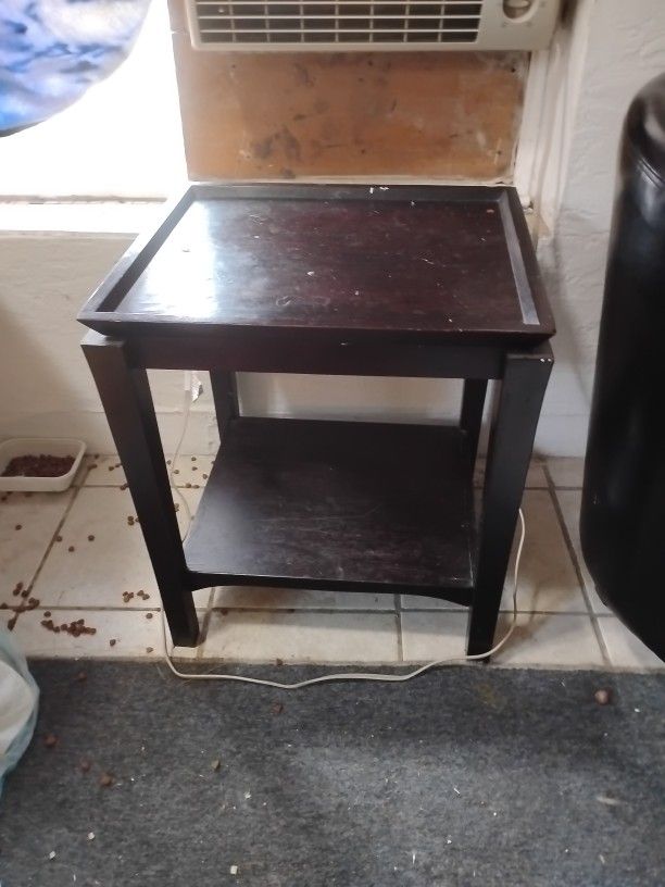 Ethan Allen Table