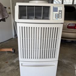 Portable AC Unit Like New 