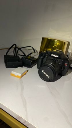 Canon Rebel T3i  photo, shoot, professional, Camera in excellent condition, comes with additional battery and charger  Excellent pictures    pick up n