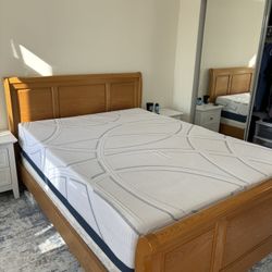 Queen Mattress - Novaform 14” Comfort Grande