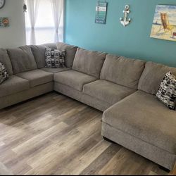FREE DELIVERY - Comfortable Big Double Sectional Light Gray Couch - Look My Profile For More Options