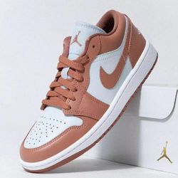 Nike Women's Air Jordan 1 Low Pure Platinum Pink Salmon DC0774-080 Shoes 
Size 8 men or 9.5 women
Brand new with box
100 percent authentic