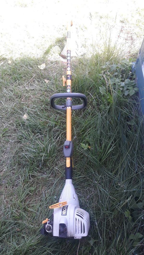 Ryobi weed whacker w/ accessories gas and line for Sale in Orting, WA