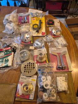 20 pieces/packages of bathroom plumbing supplies most are new