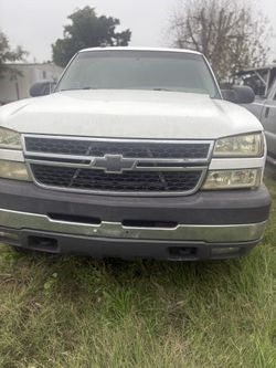 2004 chevy silverado 2500 LT diesel 4x4 for parts