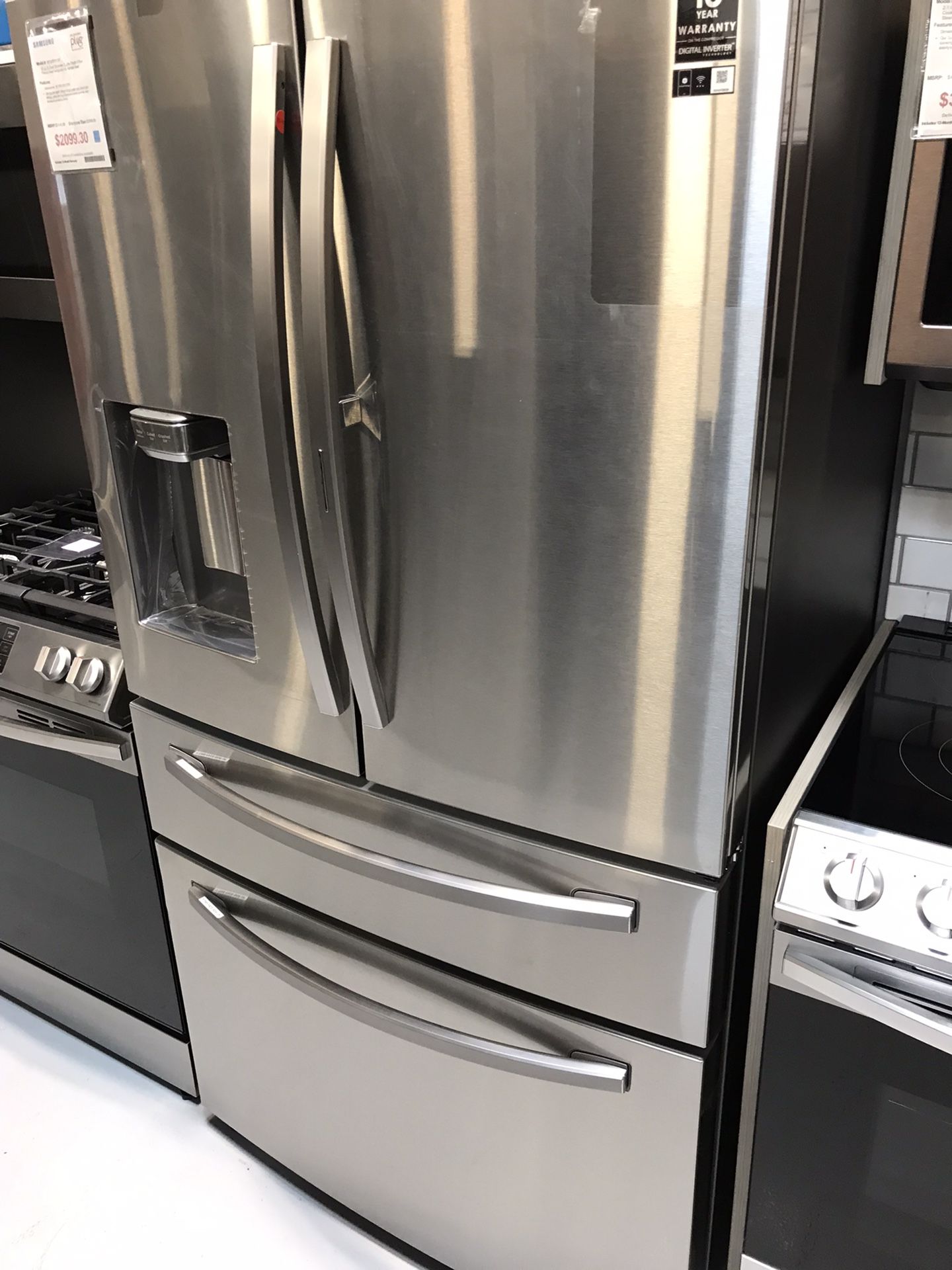 22. Cu.ft Food Showcase Counter Depth