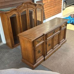 Free Two Pice Dining Room Hutch