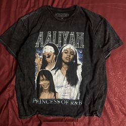 Aaliyah graphic tee