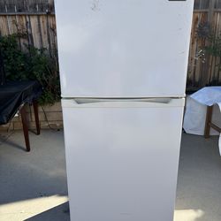 Magic Chef Refrigerator