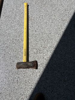 Wood splitting maul