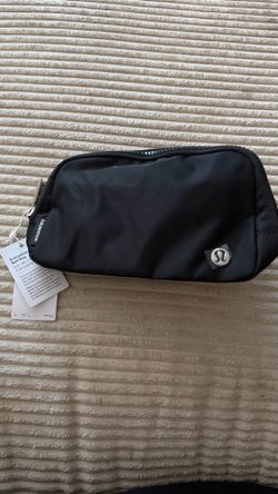 Black lululemon Fanny pack