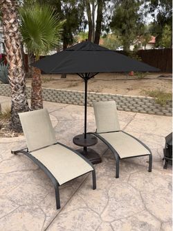 TUUCI Commercial Patio Umbrellas | Starbucks Café Umbrellas | MSRP $1,175 | 25 Available