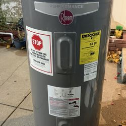 electric hot water heater 