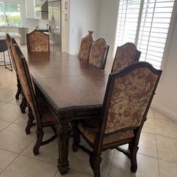 8 Seat Classic Dinning Room Set 