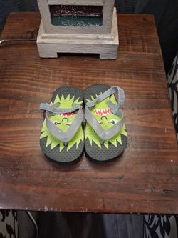 Flip Flops Sandals Toddler Size S (5/6)