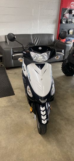 50cc scooter moped itálica from 2022.