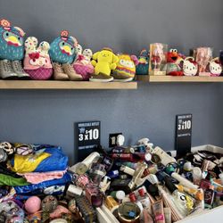 ❗️$3.00 ❗️Makeup 💄, Toys 🧸 Clothes, Leggings , Shoes, Heels, Jewelry 