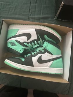 Jordan 1 green glow size 10.5