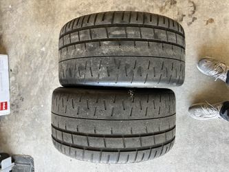 Like New pirelli trofeo R 305/30/20