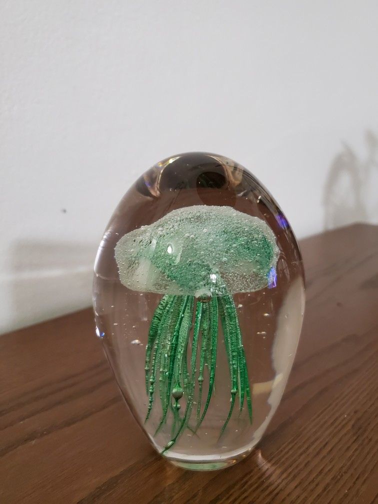 Hand made 5" Jelly Fish Green color in the glass, glowing in the dark,