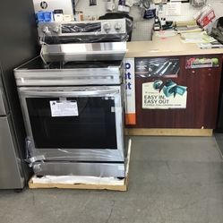 New Scratch And Dent Samsung 5 Burner Glass Top Stainless Steel Range. 1 year Warranty 