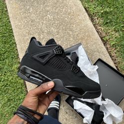 Retro Jordan 4 “Black Cat 2025” size 8.5 DS
