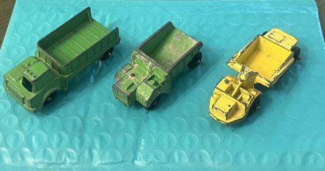 TOOTSIETOY Trucks Lot Of 3 