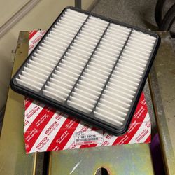 NEW Genuine Toyota/Lexus Air Filter 17801-0S010 , 5.7L V8