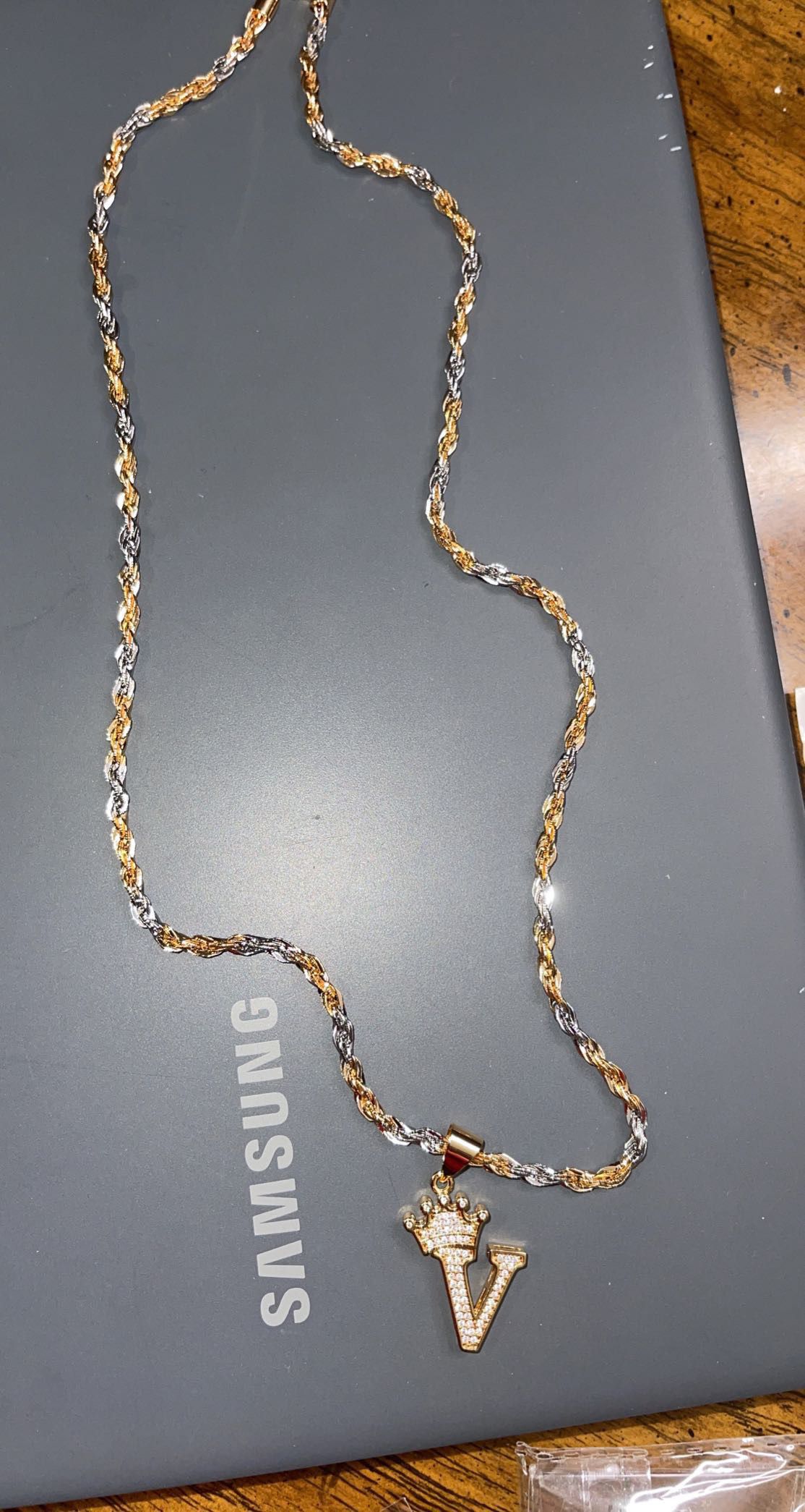 gorgeous 18kt gold laminated initial V chain 24 inches