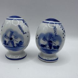 Vintage Blue & White Holland Egg Shaped Salt & Pepper Shakers