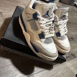 Jordan 4 Military Blues 