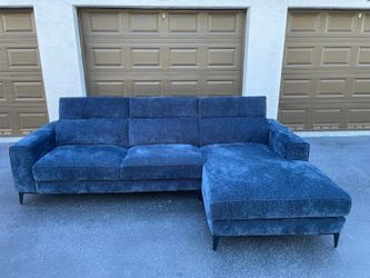 🛋️ Couch/Sofa Sectional - Microfiber - Delivery Available 🚛
