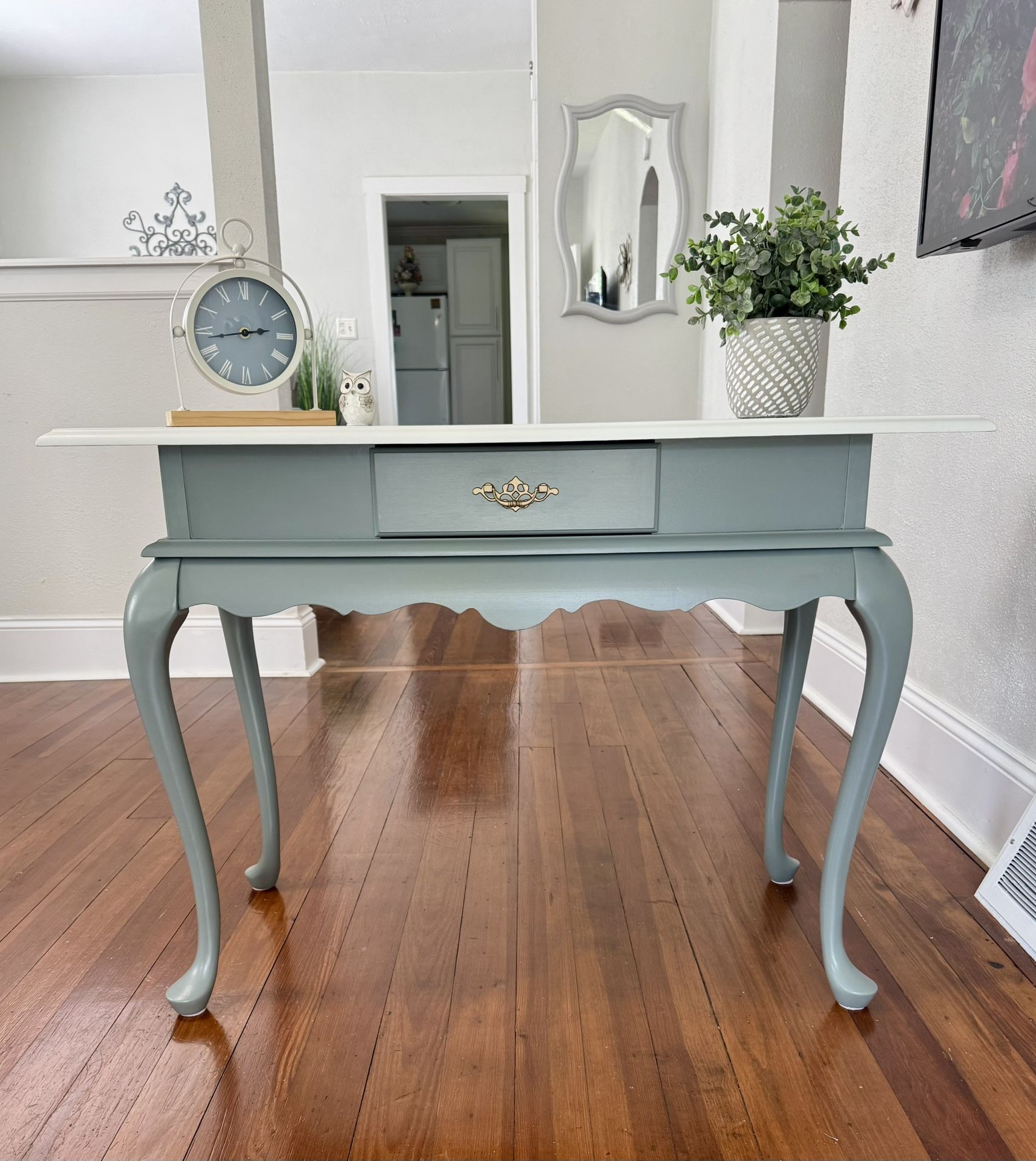 Entryway / Console Table